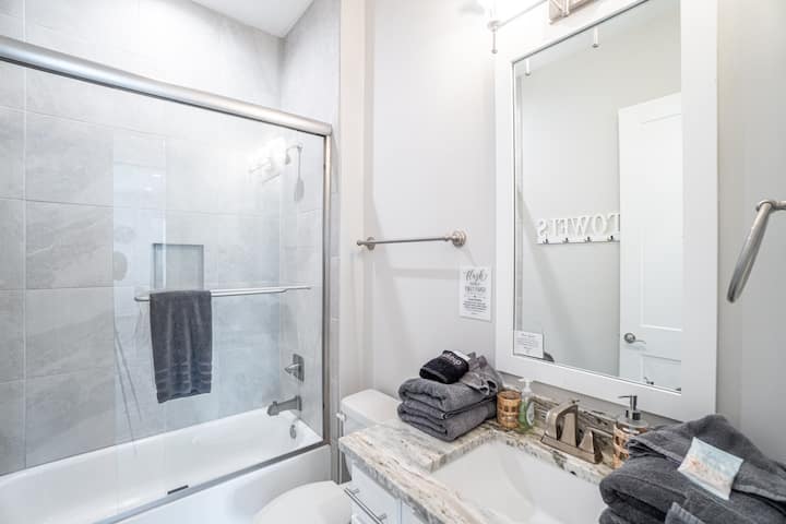 aa17842f-5dc7-42ea-ae6b-b931bc7c0dbd (1)